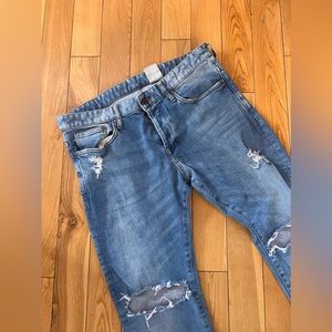 &Denim by H&M Slim Low Waist Factory Distressed Jeans.  Mens size 34x32